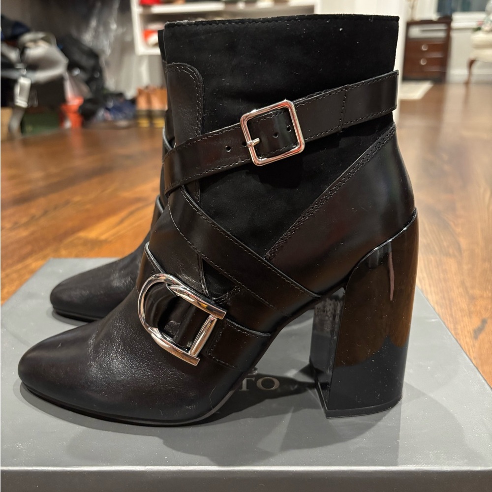 Vince Camuto Erillie Buckled Block-Heel Booties